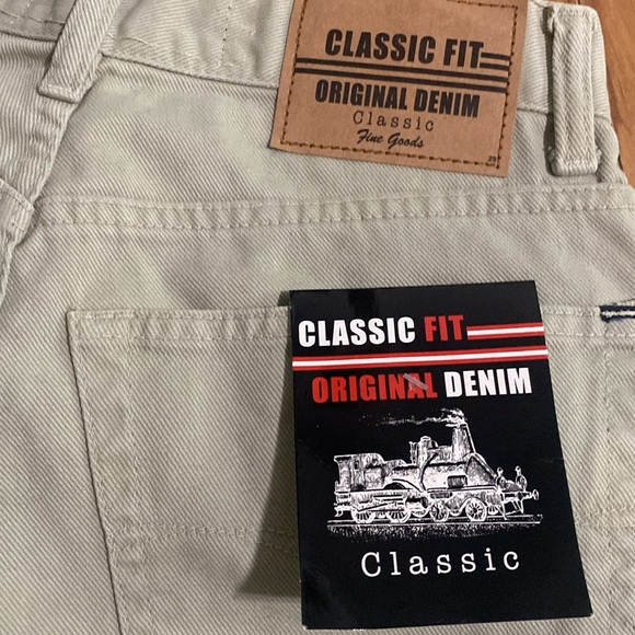 Classic Fit Original Denim jeans, size 28Wx30L, NWT. - Picture 9 of 12